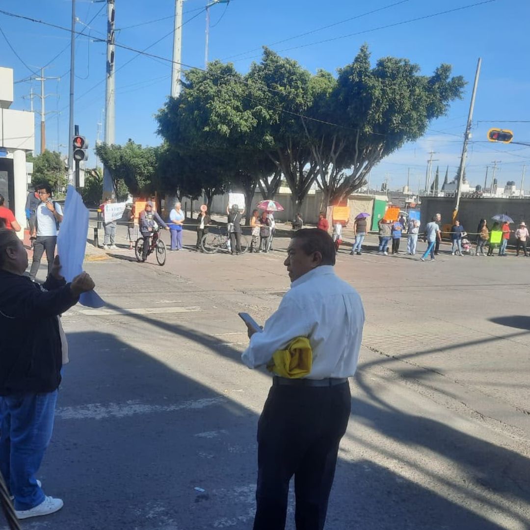 Los manifestantes cerraron el cruce con Avenida Las Torres.