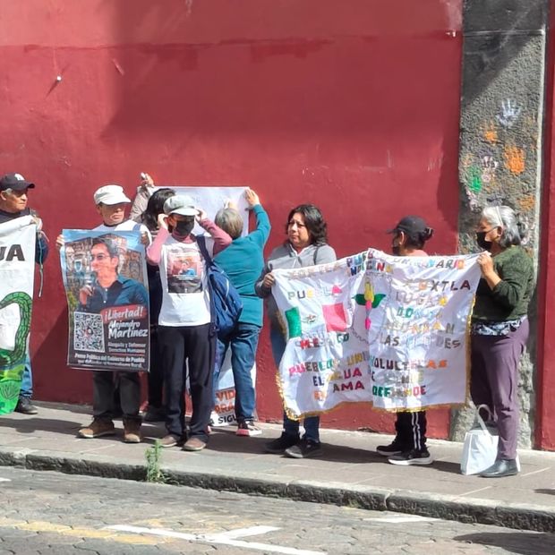 Manifestación frente a la CNDH de Puebla por perforación de pozo de agua.
