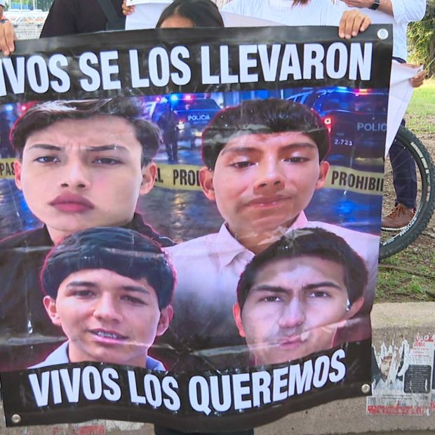 lona con desaparecidos