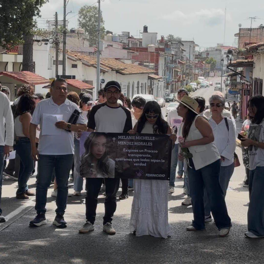 Familiares y amigos marchan para exigir justicia a la muerte de la joven estudiante Melanie Michelle