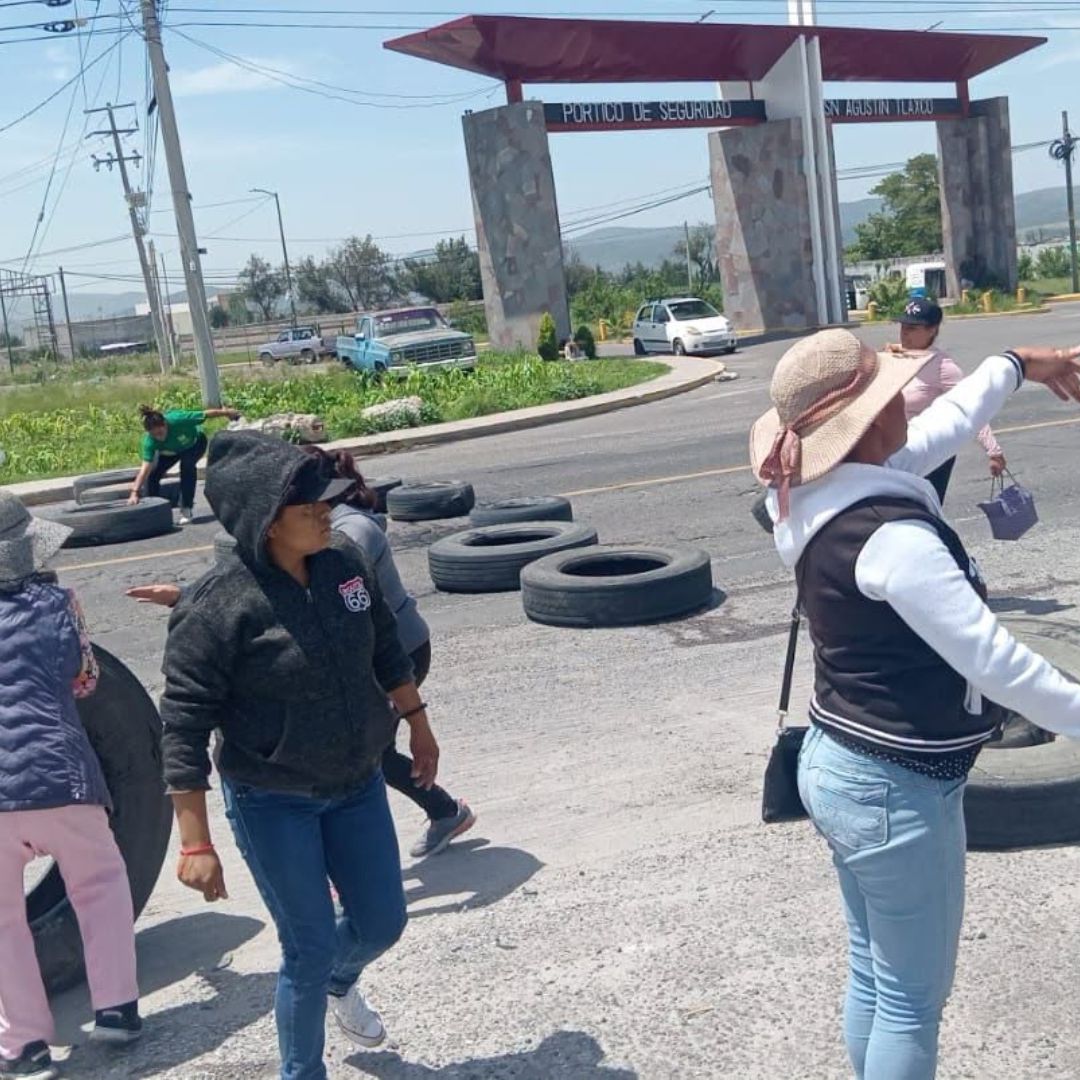 Manifestación en la carretera federal Amozoc–Acajete.