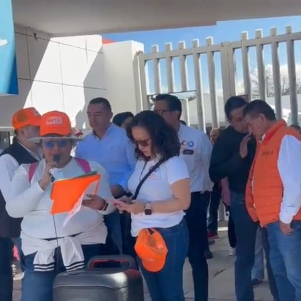 Protesta de profesores de Educación Especial en la SEP.
