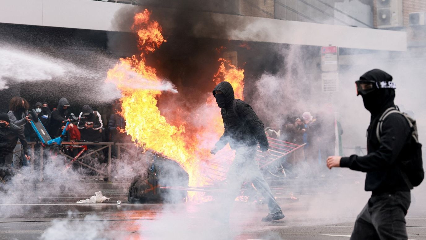 Estallan Protestas en Bélgica: Trabajadores y Alumnos Marchan contra Recortes Presupuestarios
