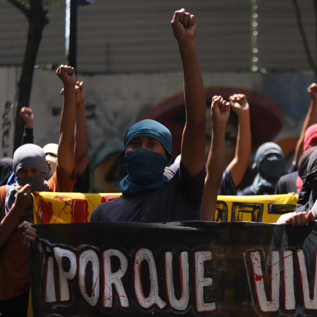 Manifestación por el caso Ayotzinapa en la Secretaría de Gobernación, en CDMX