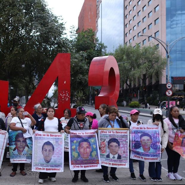 Marcha por Ayotzinapa en la CDMX