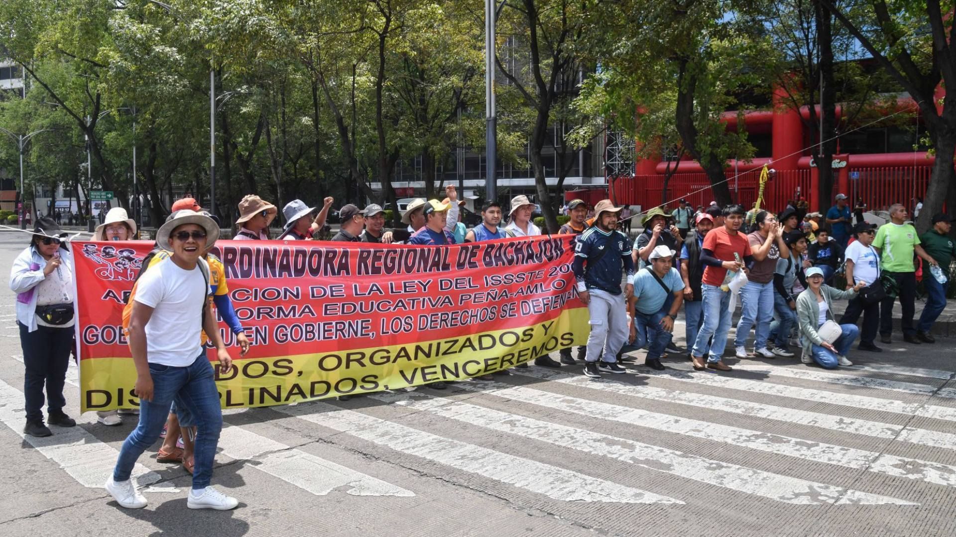 Bloqueo de la CNTE en Reforma e Insurgentes, CDMX