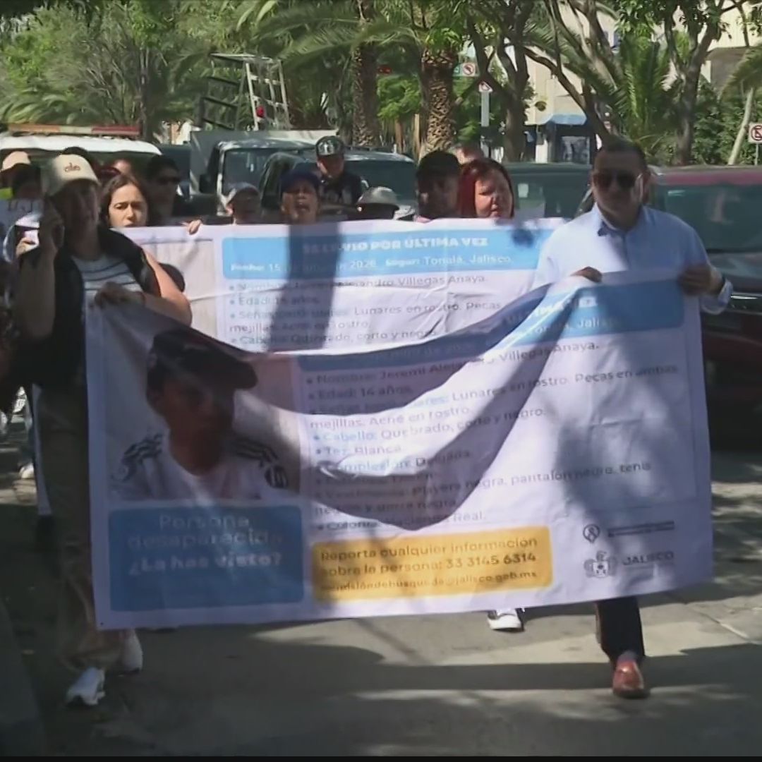 Familiares de adolescentes desaparecidos marcharon en Jalisco.
