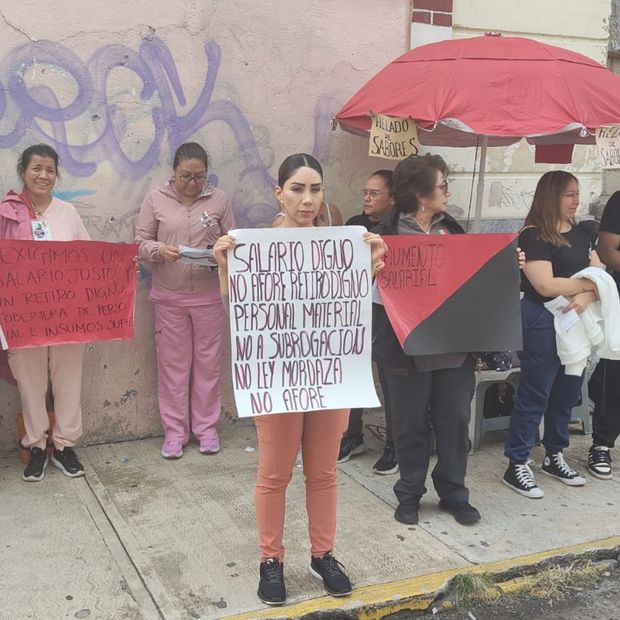 Manifestación Marcha Trabajadores IMSS Calle 4 Sur Colonia El Carmen Puebla