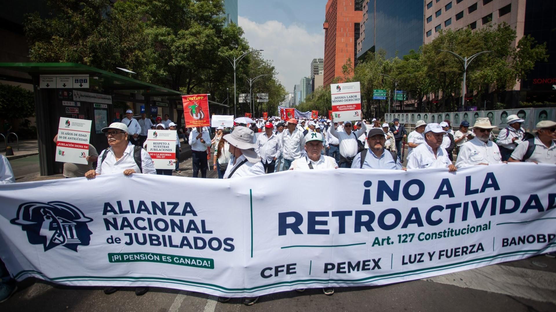 Marcha por Reforma contra pensiones doradas