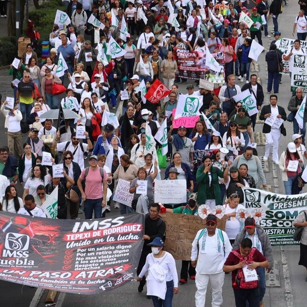 Marcha de trabajadores del IMSS en CDMX
