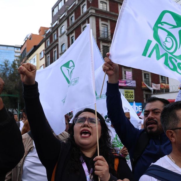 Protesta de trabajadores del IMSS en CDMX