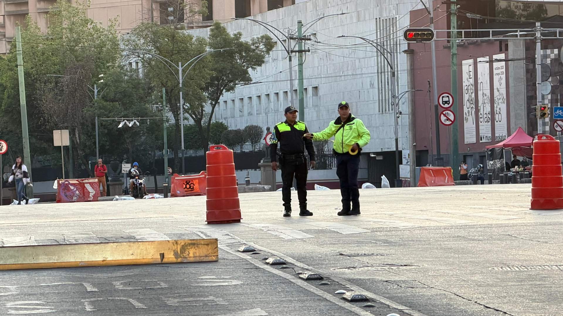 Policías desvían la circulación en calles del centro de la CDMX