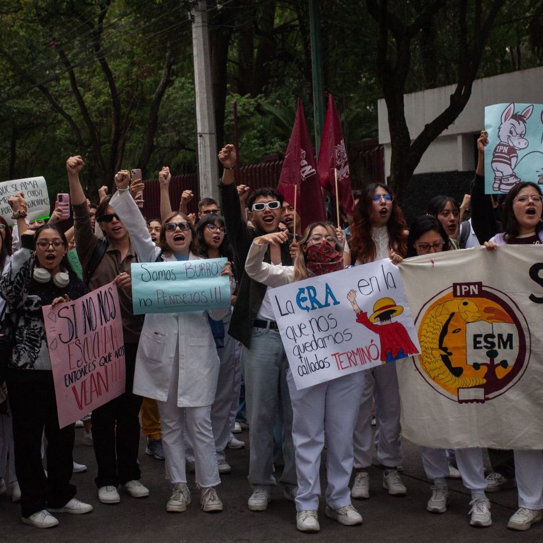 Estudiantes del IPN se manifiestan