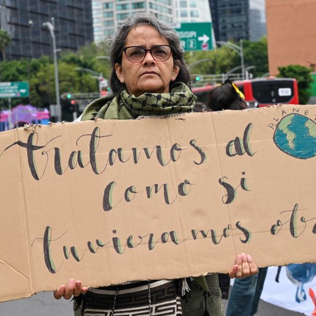 En la CDMX, manifestantes protestan para exigir protección al planeta