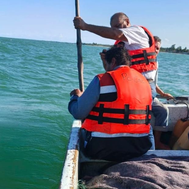Alertan por posible marea roja en playas de Cazones. Foto: PC Cazones
