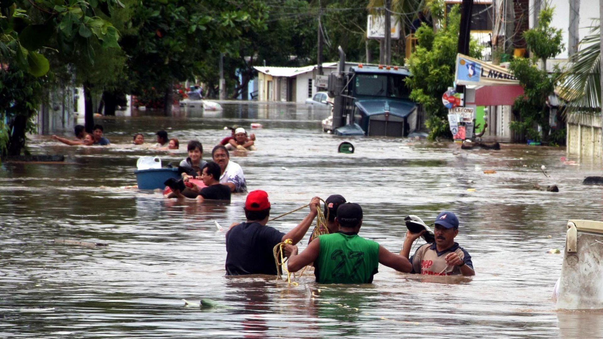 Inundación en Veracruz por desbordamiento del Río Jamapa por el huracán Karl en septiembre 2010.