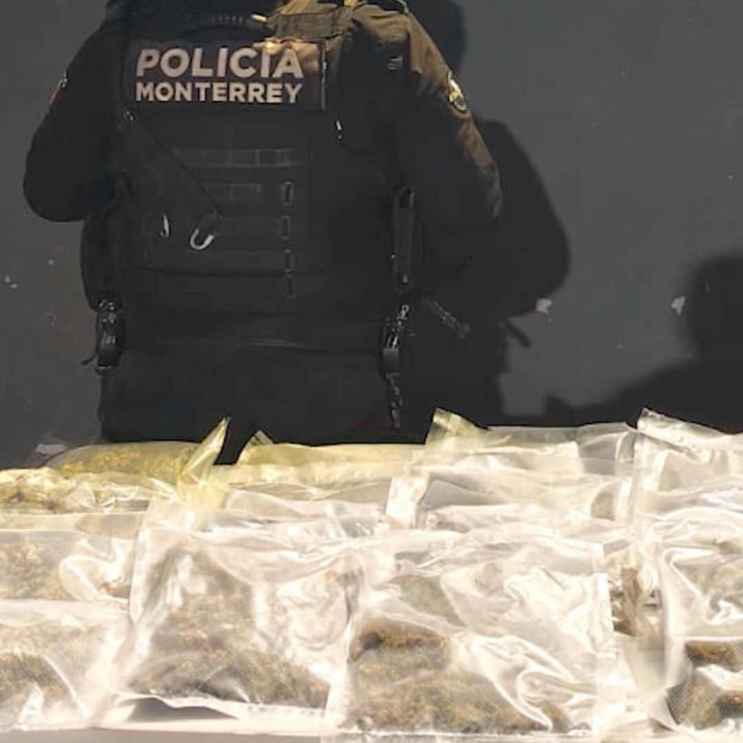 Policía de Monterrey asegura bolsas con marihuana
