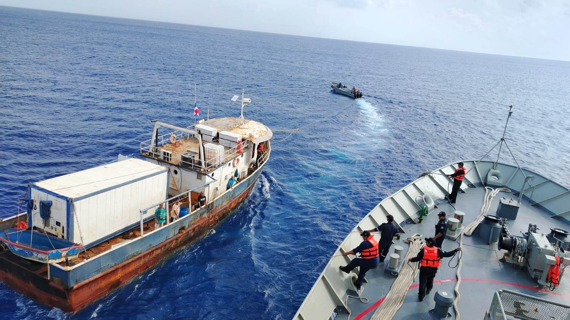 Marina encuentra embarcación desaparecida en el Caribe.