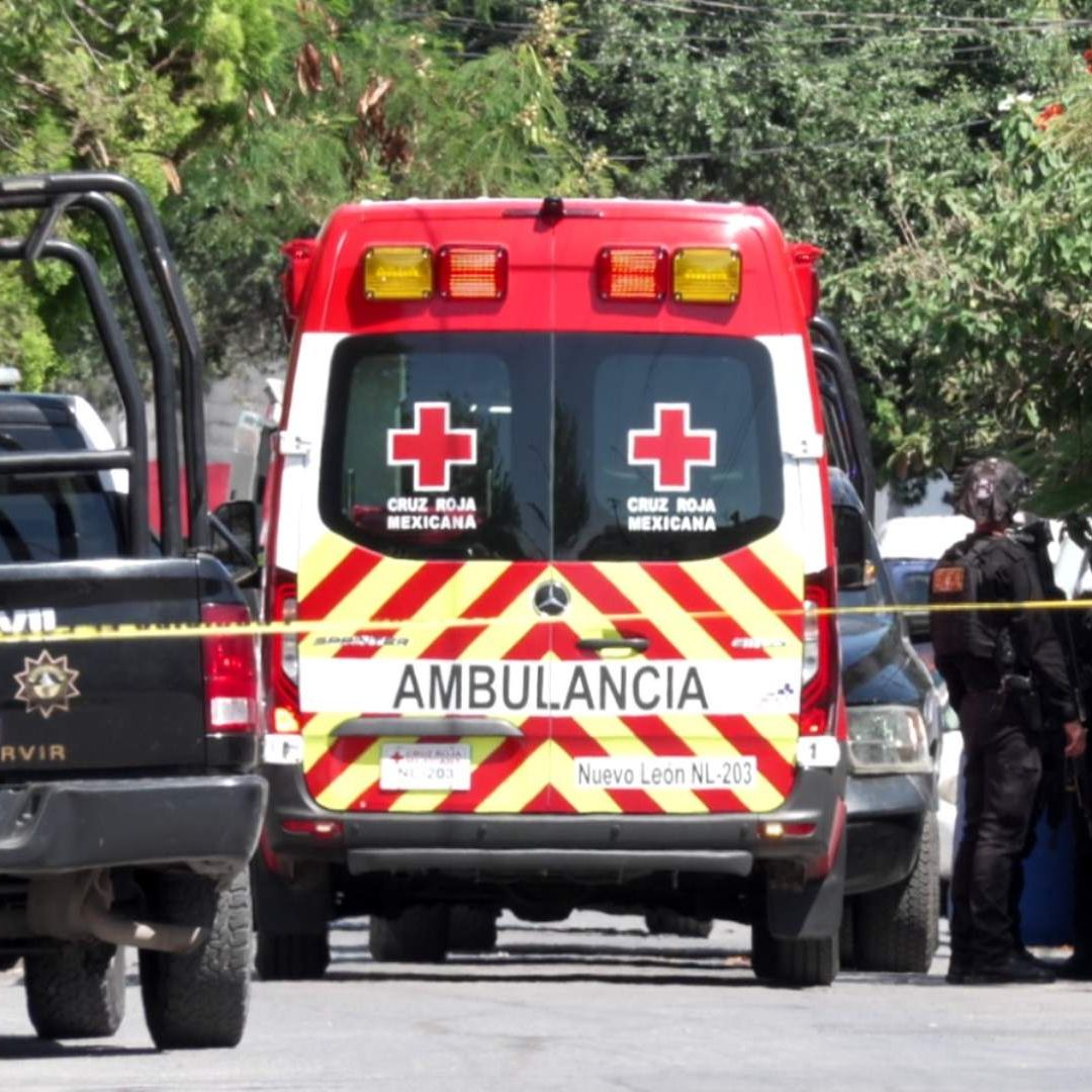 Paramédicos de la Cruz Roja confirman muerte de pareja en Monterrey