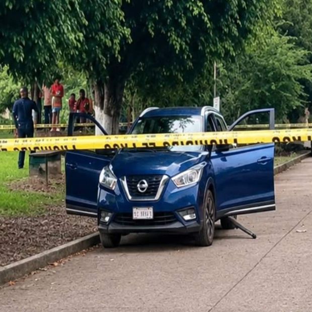 Pareja es asesinada a balazos ak interior de su auto en Cuichapa, Veracruz
