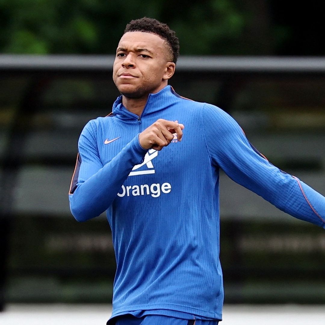 Mbappé se defiende de insultos