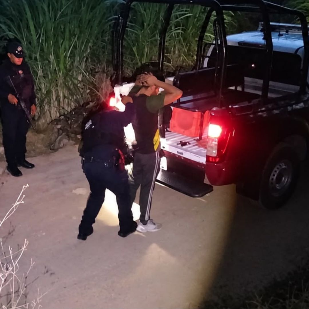 Secuestro de médico desata persecución y balacera en Puebla.