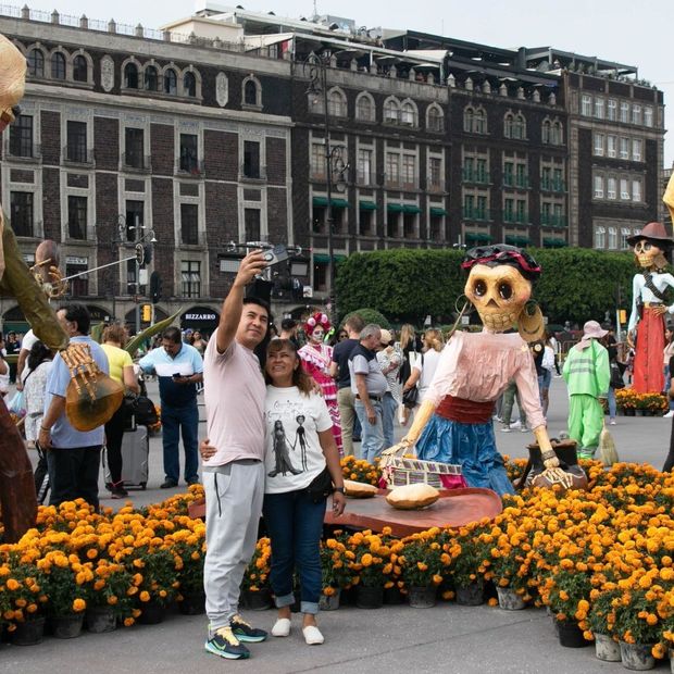Mega Ofrenda de Día de Muertos en el Zócalo de CDMX