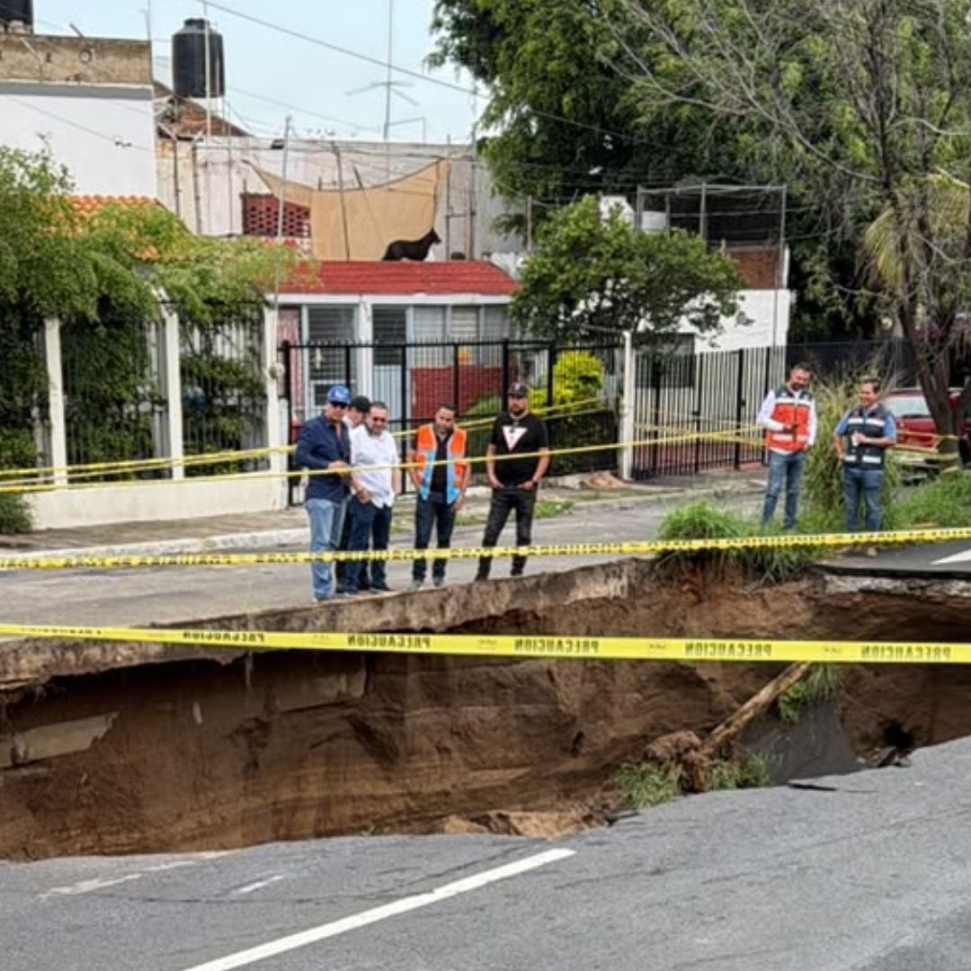 Megasocavón en Guadalajara
