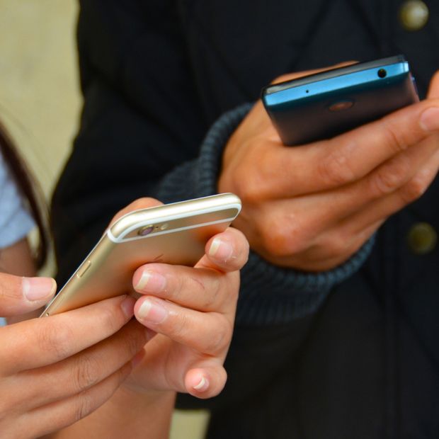 Los jóvenes pueden usarlo como medio de expresión, pero puede devenir en acoso digital. Foto: Pixabay | Ilustrativa