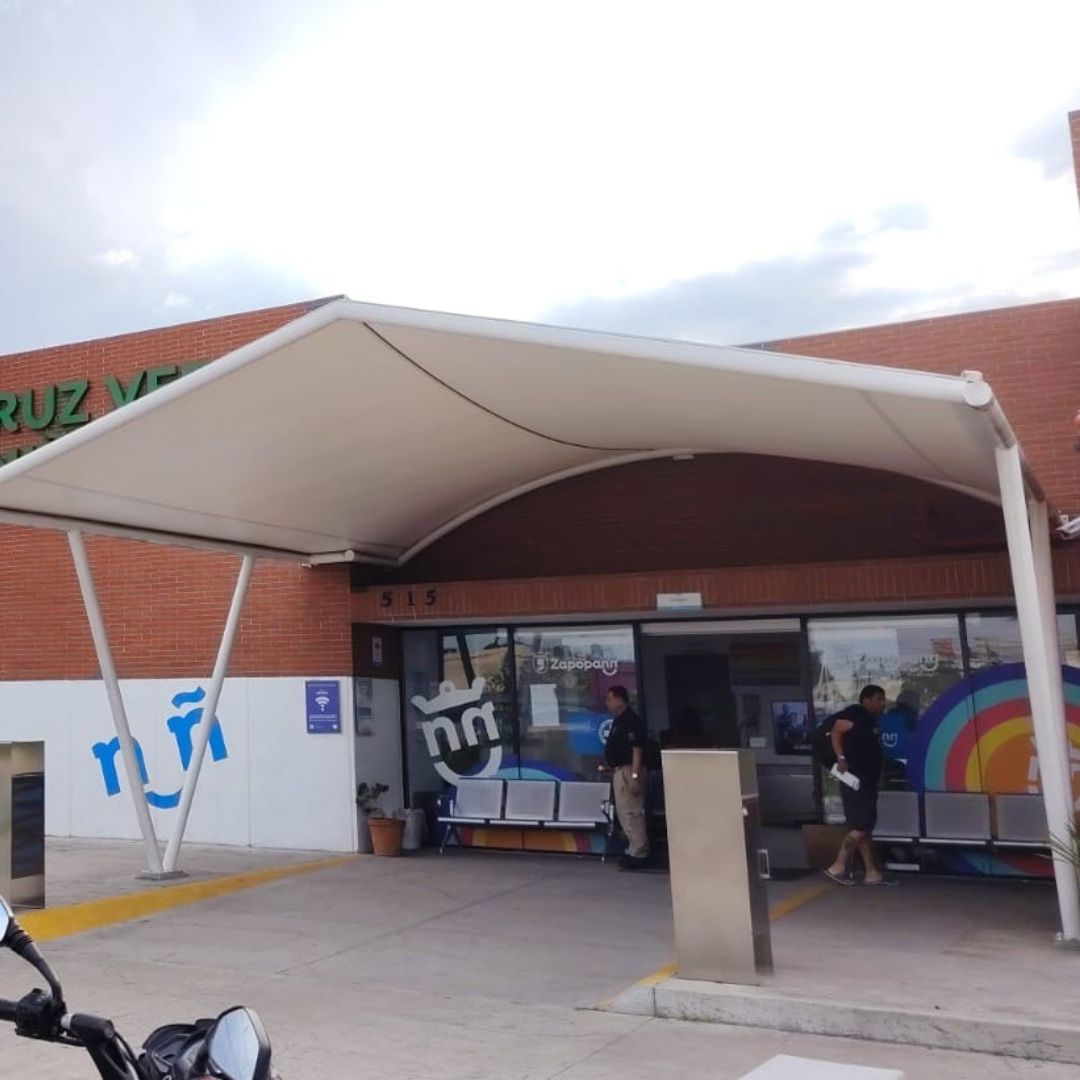 Menor de edad es encontrado en alberca
