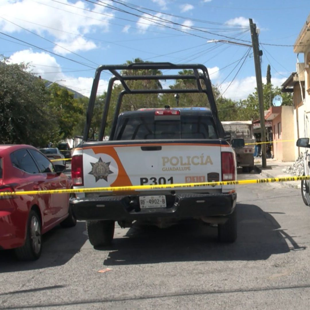 Policía de Guadalupe y peritos del ICSP acordonan calle en colonia Tres Caminos