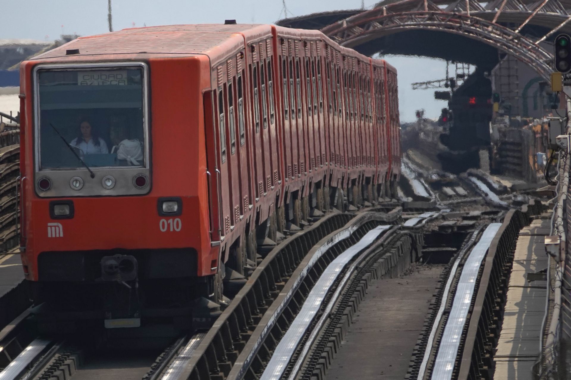 Metro CDMX: ¿Qué Estaciones Están Cerradas Hoy por Bloqueo de la CNTE en AICM?