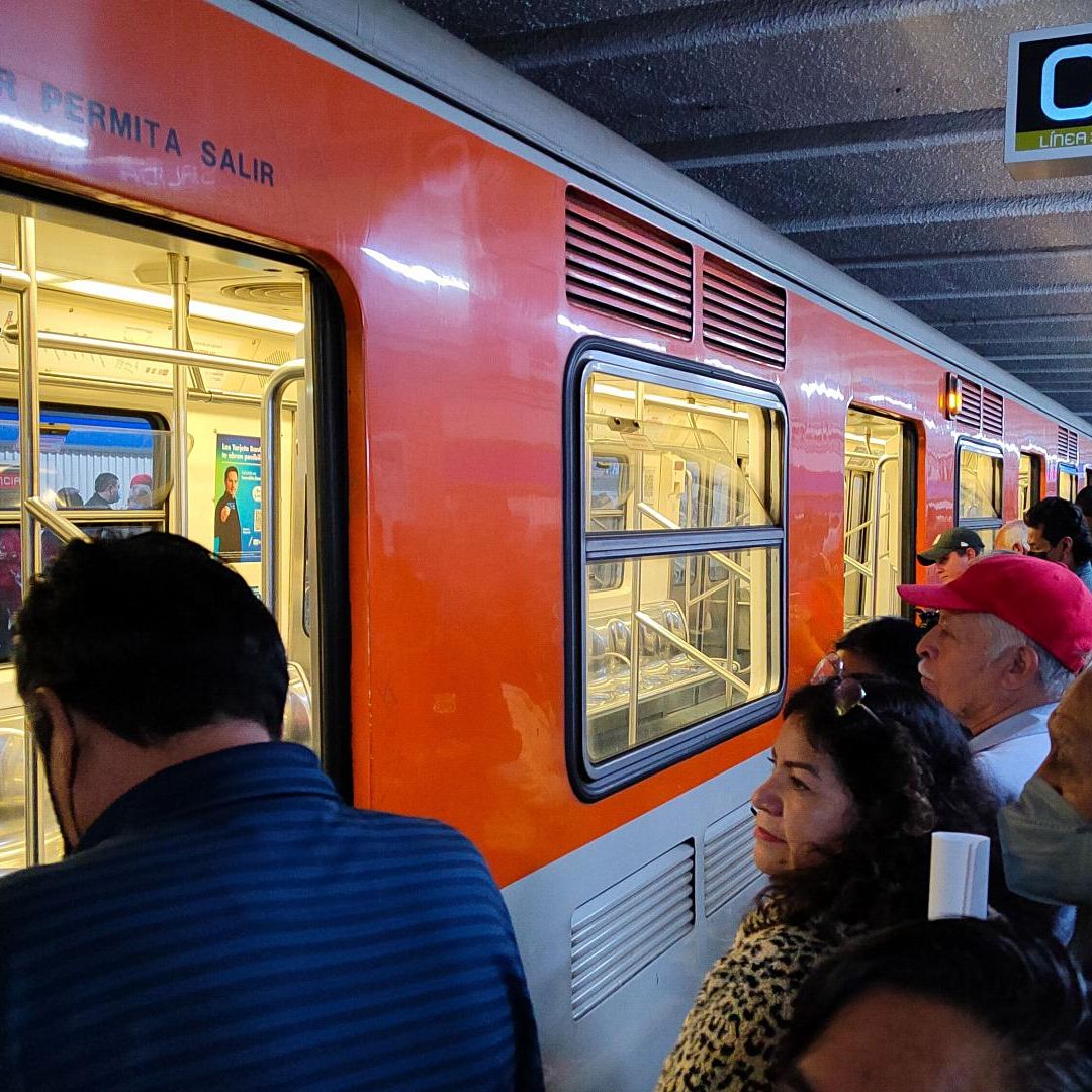 Paso del tren en la Línea 2 del Sistema de Transporte Colectivo Metro. Foto: Cuartoscuro | Archivo