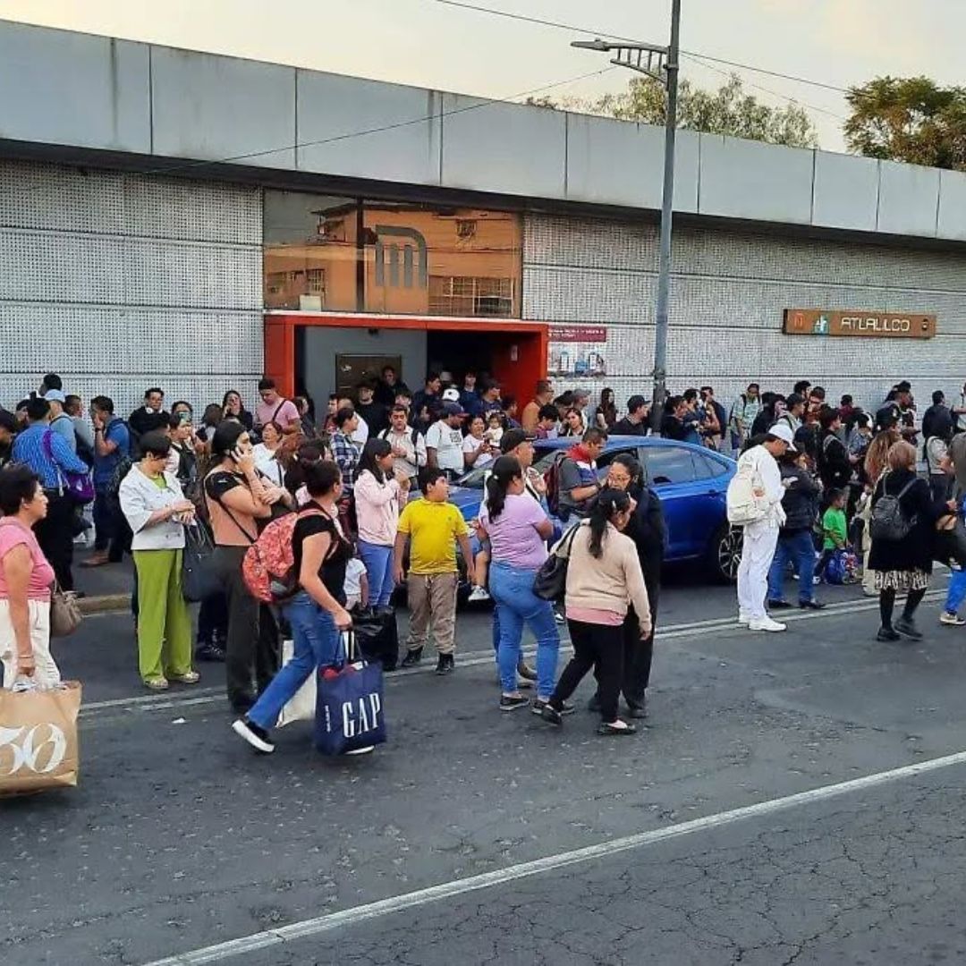 Facebook Línea Dorada Metro