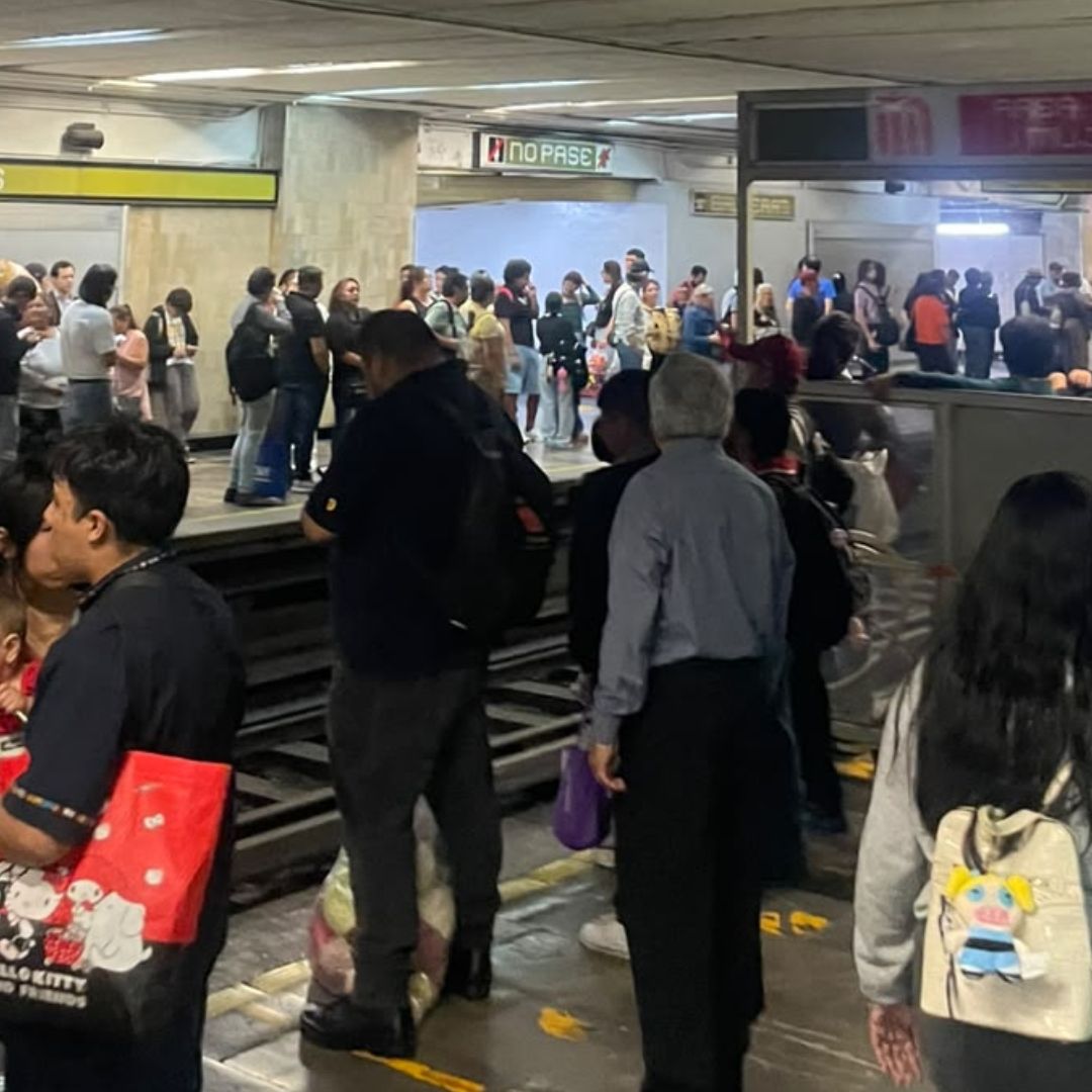 ¿Qué Pasa en Línea 12 del metro. Retrasos otra vez hoy