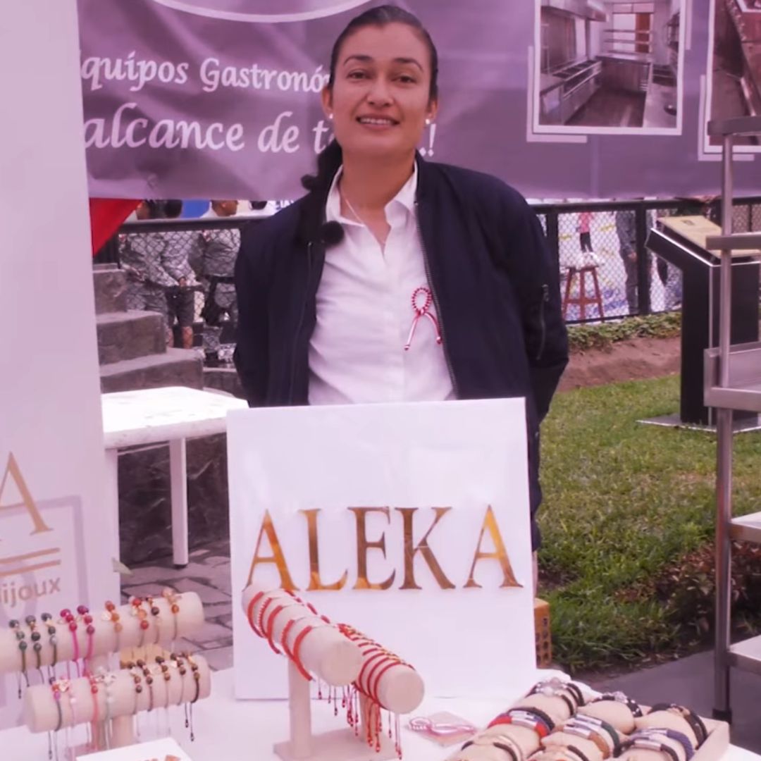 La mexicana Kitza Armenta ahora dirige un emprendimiento de joyería y bisutería