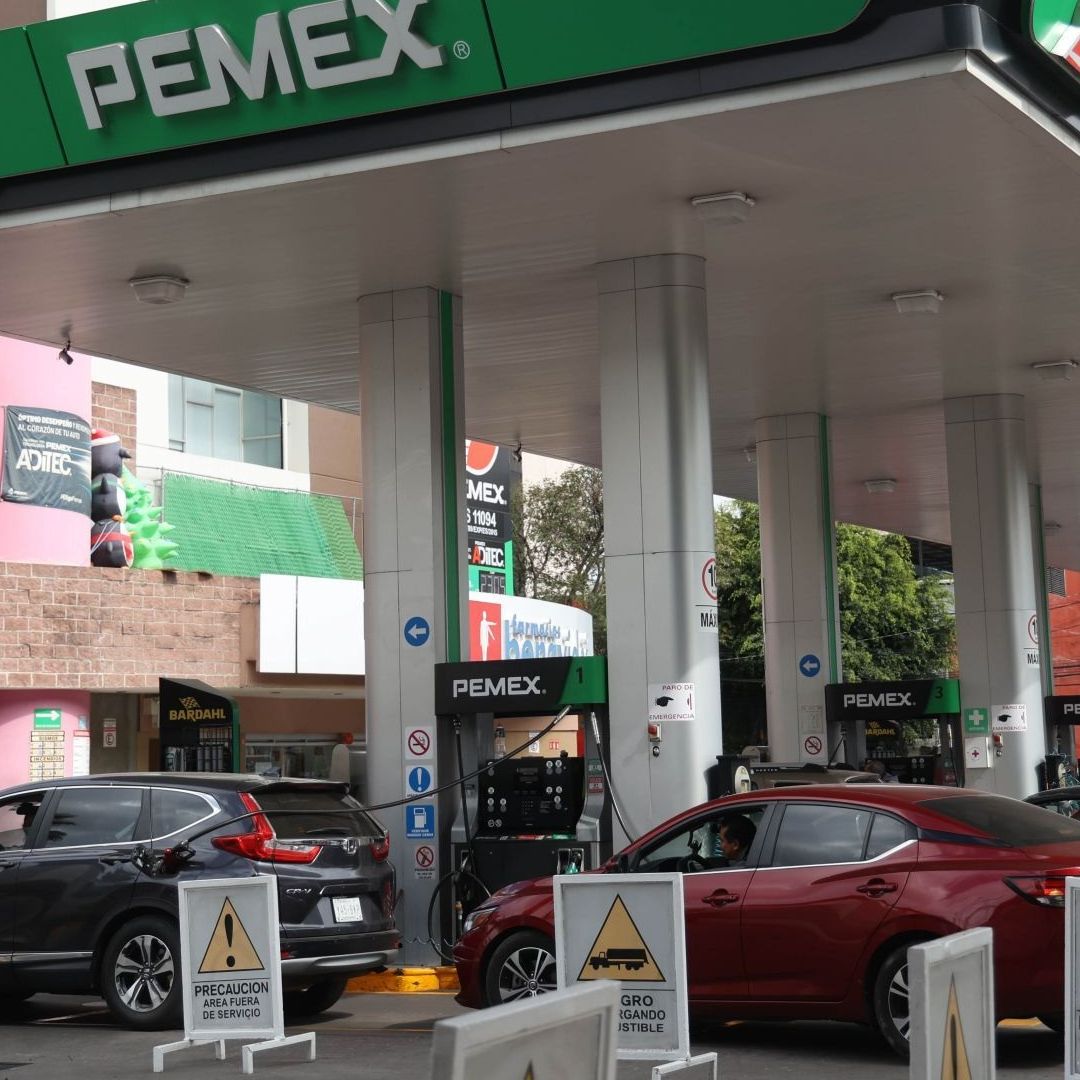Craga de combustuble en gasolinera