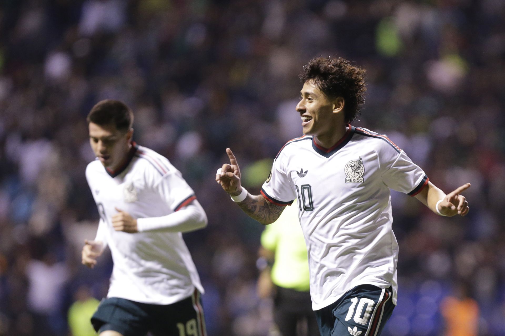 Santiago Sandoval en festejo de gol durante el partido entre México y Costa Rica el 27 de julio 2026.