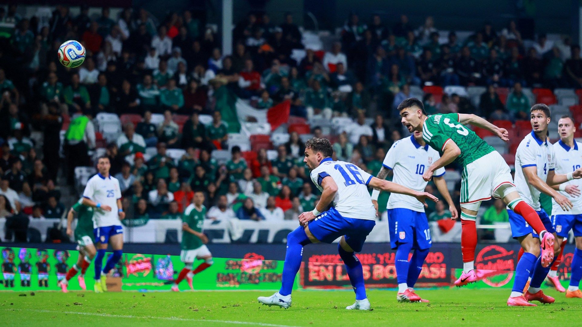 Johan Vázquez anotó gol ante Serbia