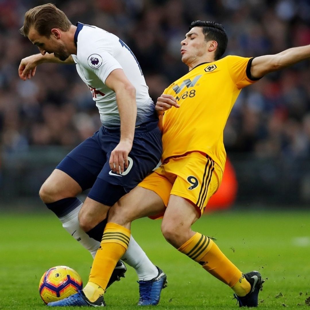 Raúl Jiménez y Harry Kane ya se han enfrentado antes en la Premier League