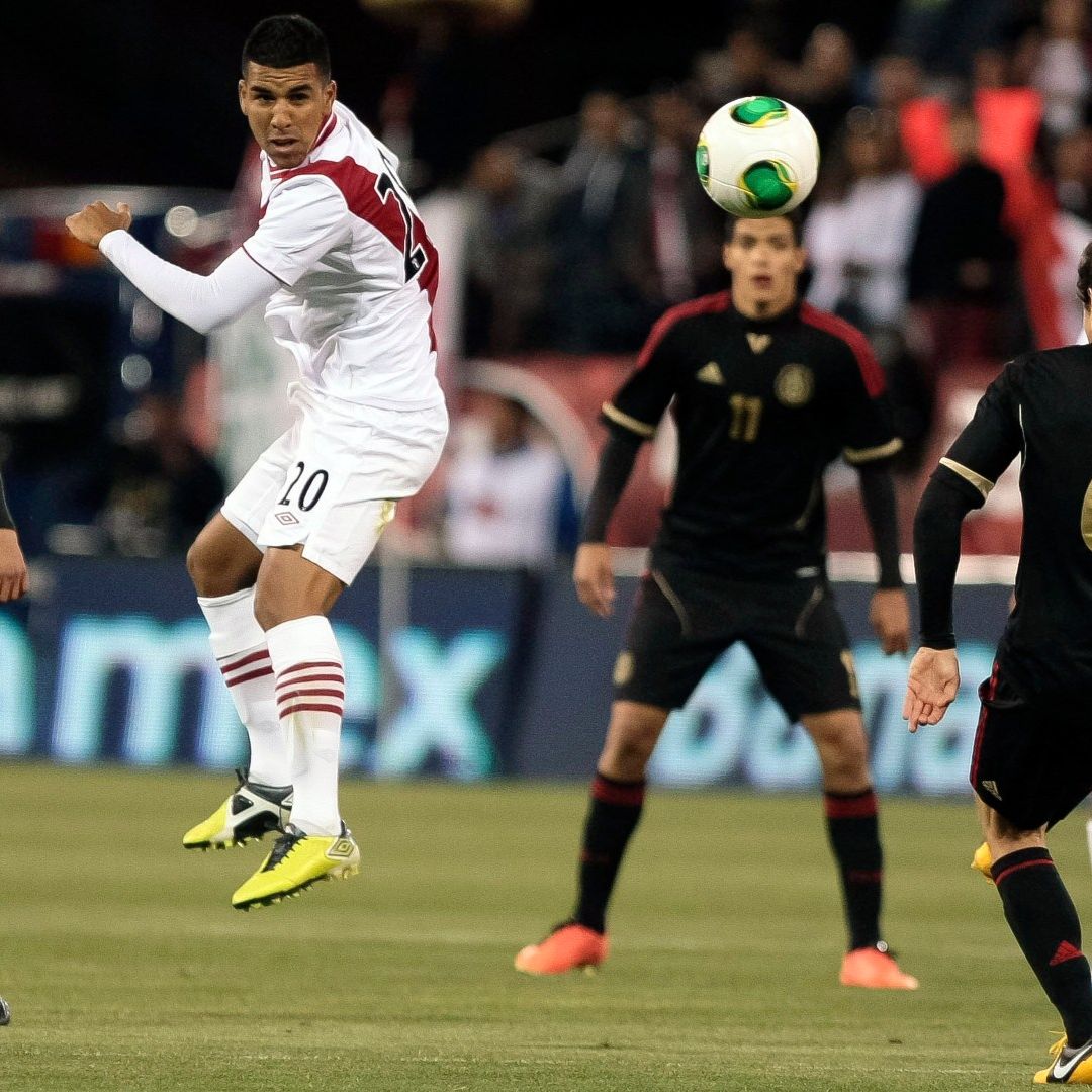 Mexicanos y peruanos empataron 0-0 en el 2013, durante un duelo amistoso en el Candlestick Park de San Francisco, California.