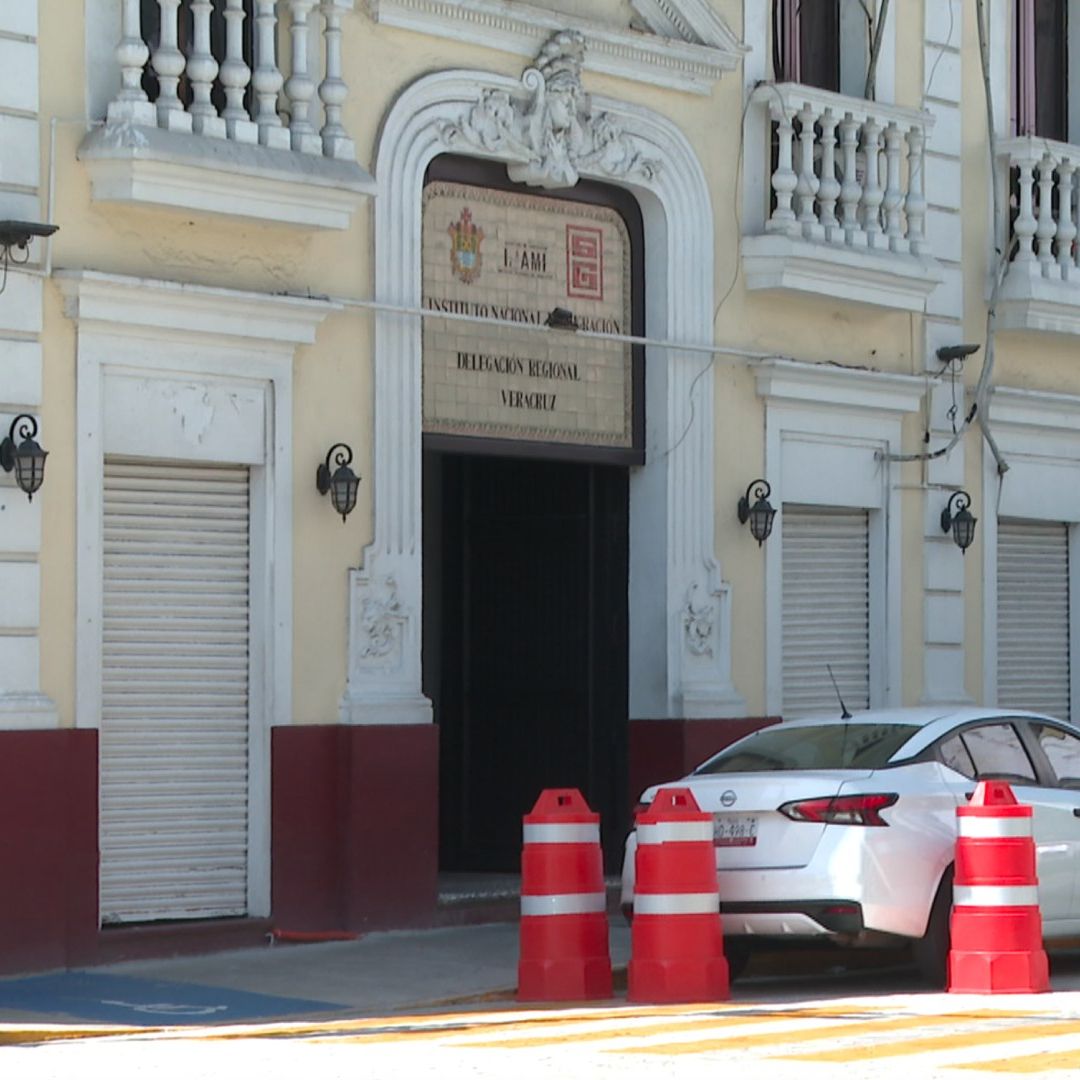 Hombre muere afuera del instituto nacional de migración en Veracruz