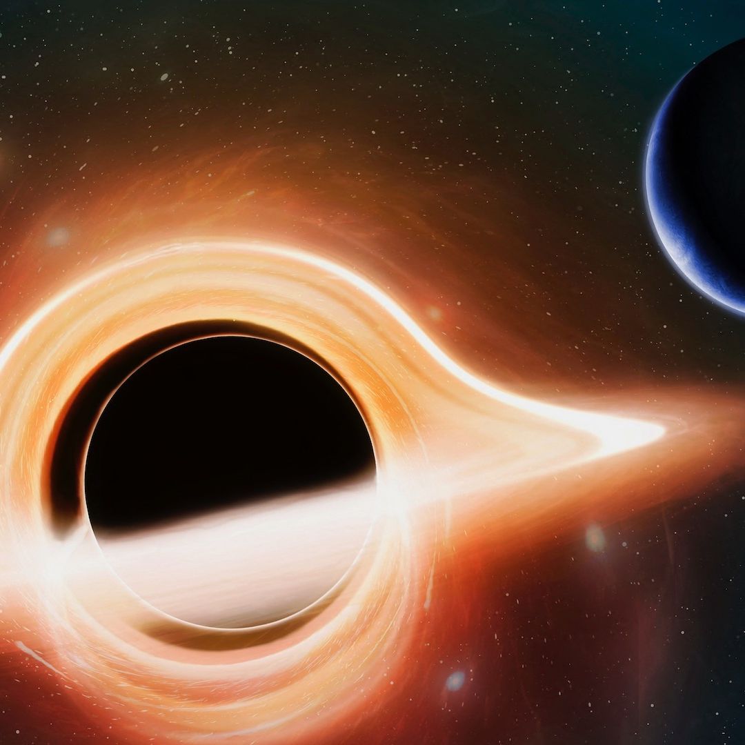 Exoplaneta alrededor de un agujero negro