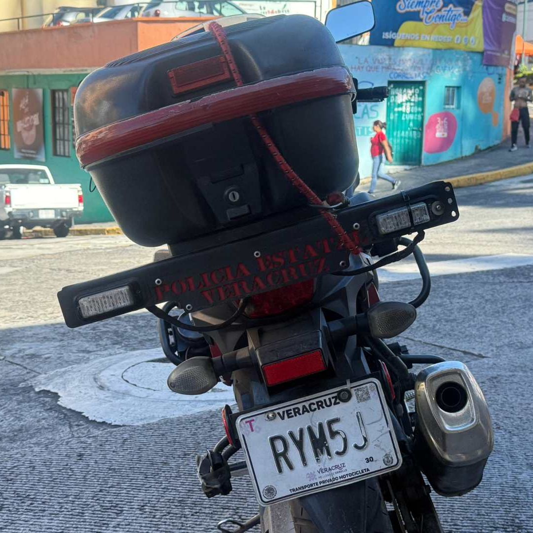 Motopatrullero herido tras choque en Colonia Prócoro Alor en Coatzacoalcos