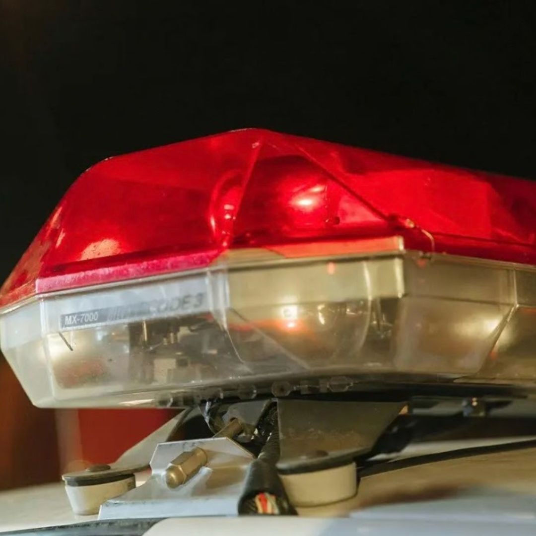 Hombre extranjero es detenido por agredir e intentar desarmar a policía en Xalapa