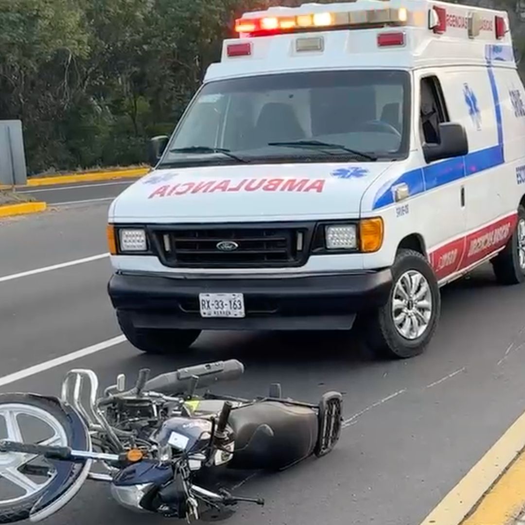 Hombre muere tras perder el control de su motocicleta en carretera Veracruz-Xalapa