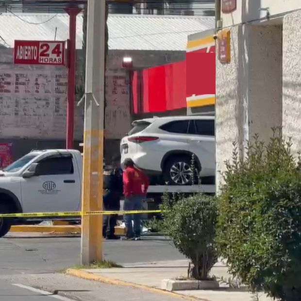 El ocupante de la camioneta blanca no sobrevivió al accidente.