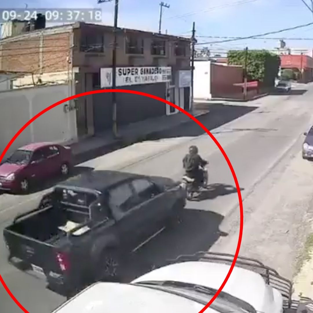 Una cámara captó la persecución de los presuntos atacantes en moto.