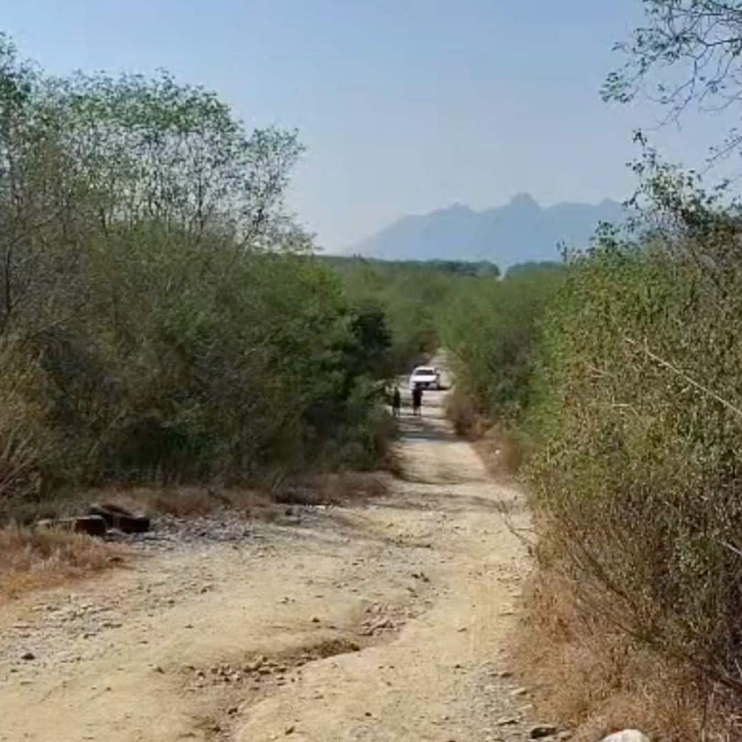 Investigan hallazgo de hombre muerto en brecha del ejido Praderas de la Boca
