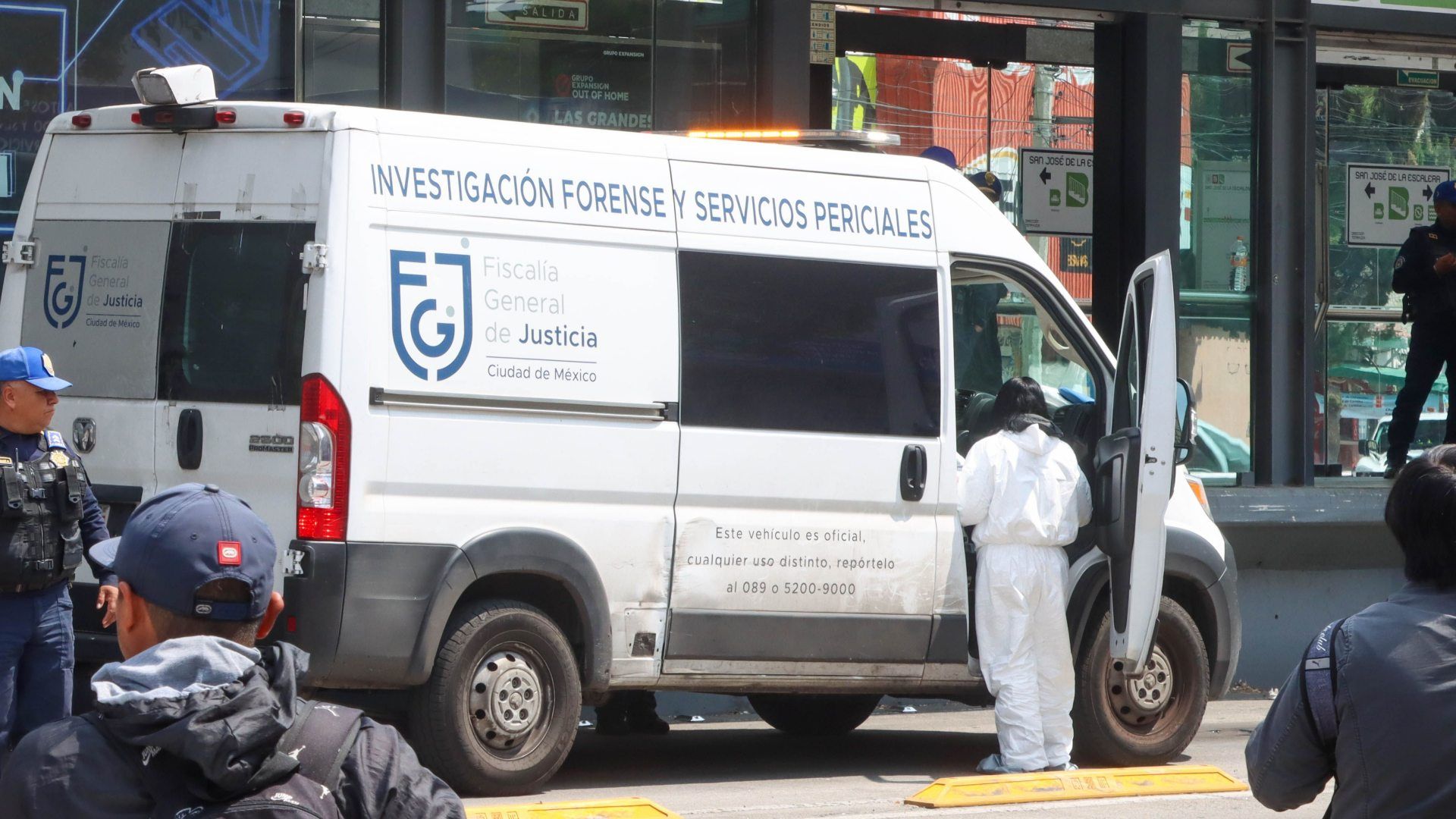 FGJCDMX realiza peritajes tras muerte de un hombre en una unidad del Metrobús en octubre 2025